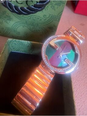 Gucci Gold-Tone Bracelet Watch with Iridescent Pink and Green Dial
